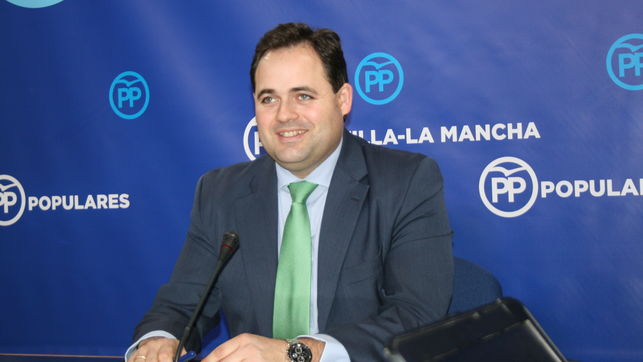 Francisco Núñez releva a Cospedal al frente del PP de Castilla La Mancha Francisco Núñez releva a Cospedal al frente del PP de Castilla La Mancha