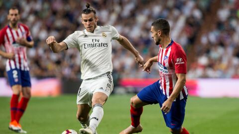 Gareth Bale conduce el bal&oacute;n ante el Atl&eacute;tico de Madrid