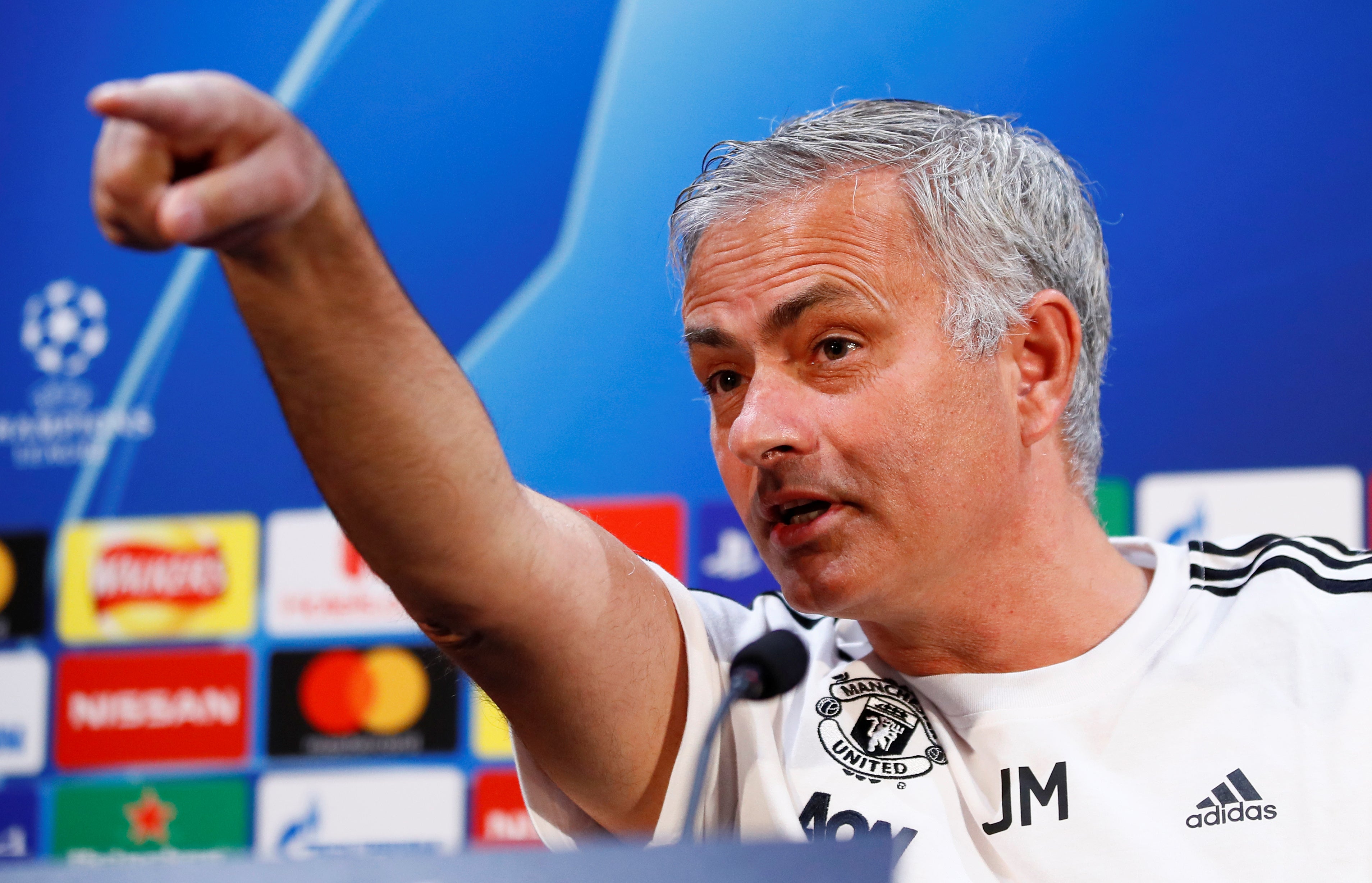 Un club de Portugal tienta a José Mourinho: "El dinero no es un problema" Un club de Portugal tienta a José Mourinho: "El dinero no es un problema"