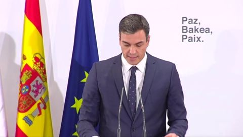 Pedro S&aacute;nchez retoma su agenda con el mismo lema que lanzaba desde EE.UU: "Resistimos primero y al final ganamos"