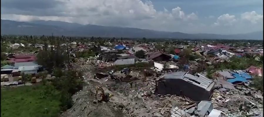 Las consecuencias tras cuatro días del terremoto y tsunami de Indonesia Las consecuencias tras cuatro días del terremoto y tsunami de Indonesia