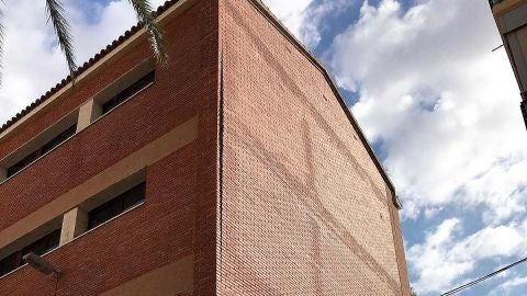 Grieta en la fachada del colegio Jaume I de Elche