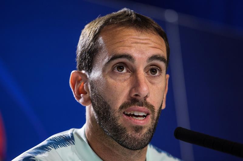 Godín, sobre el VAR: "En el Mundial los árbitros se involucraron mucho más" Godín, sobre el VAR: "En el Mundial los árbitros se involucraron mucho más"