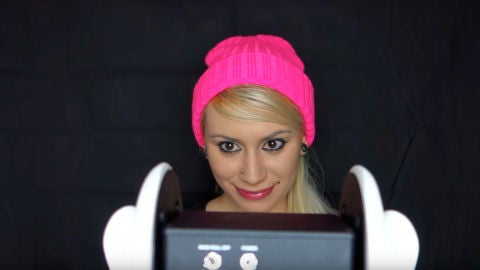 Frame de un v&iacute;deo de youtube ASMR de Jennifer Allen