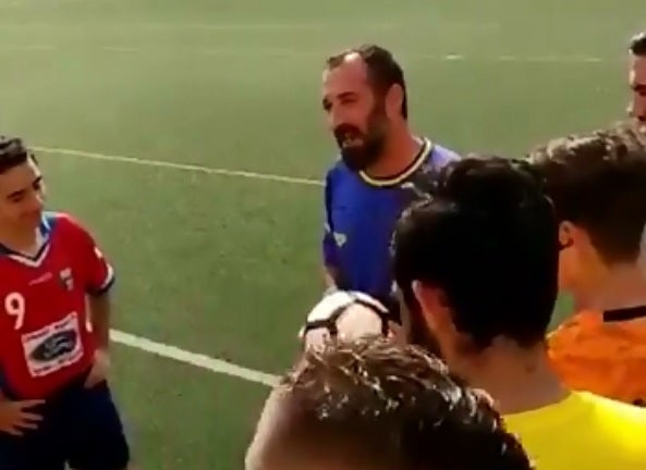 Entrevista al "árbitro enrollado', Antonio Cabo López, en 'Los Deportes de Marbella en la Onda', con Julio Rodríguez Entrevista al "árbitro enrollado', Antonio Cabo López, en 'Los Deportes de Marbella en la Onda', con Julio Rodríguez