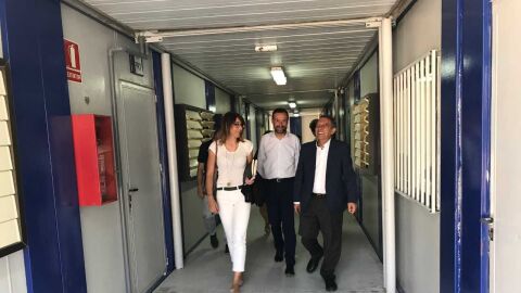 El secretario auton&oacute;mico de Educaci&oacute;n con el alcalde de Elche y la edil de Educaci&oacute;n