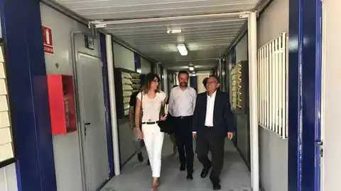 El secretario autonómico de Educación con el alcalde de Elche y la edil de Educación El secretario autonómico de Educación con el alcalde de Elche y la edil de Educación