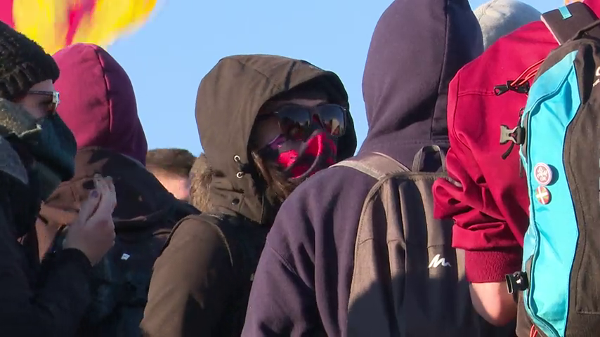 Las preguntas de Amón: "¿Asistiremos al momento en que los CDR arresten a los Mossos?" Las preguntas de Amón: "¿Asistiremos al momento en que los CDR arresten a los Mossos?"