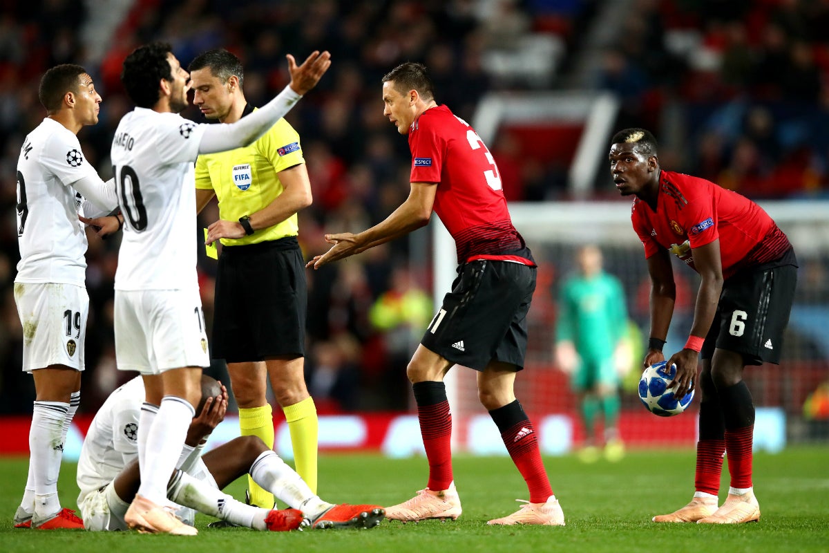 UEFA abre expediente por el retraso en el comienzo de Manchester United-Valencia UEFA abre expediente por el retraso en el comienzo de Manchester United-Valencia