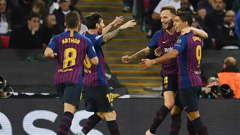 Los jugadores del Barcelona celebran un gol Los jugadores del Barcelona celebran un gol