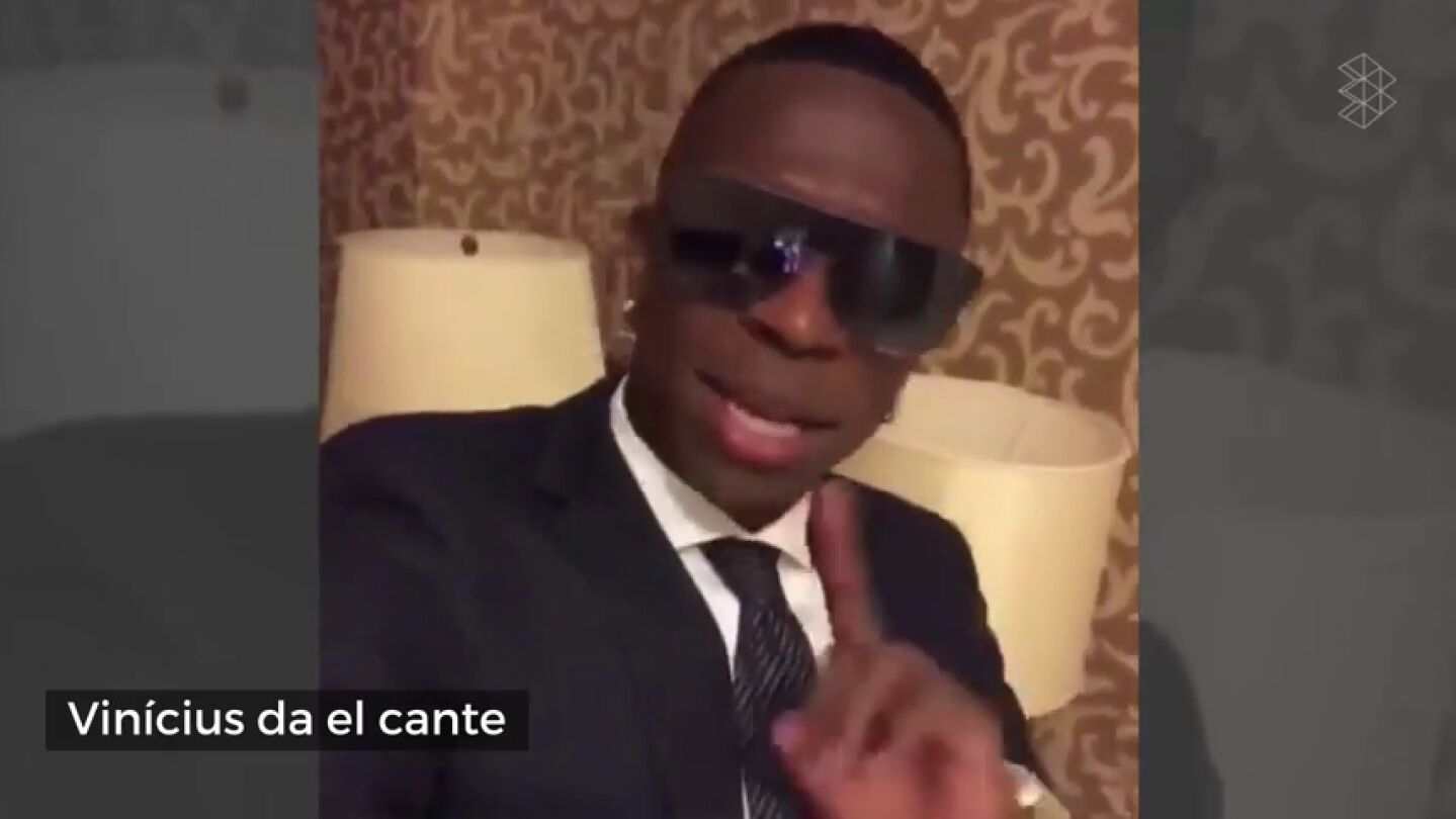 Vin&iacute;cius da la nota: "Cantas peor que Neymar"