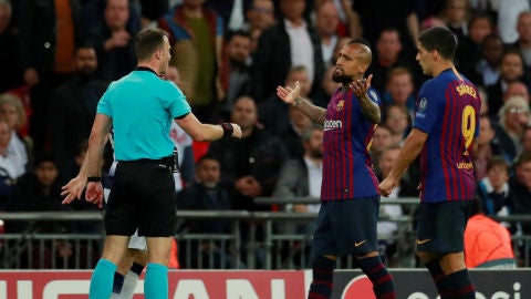 Arturo Vidal en el partido contra el Tottenham