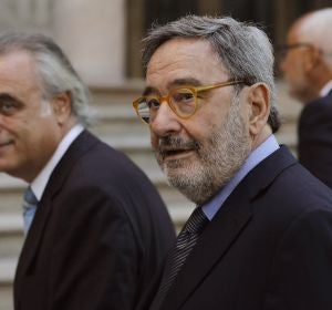 El ex presidente de CatalunyaCaixa, Narcís Serra, acompañado por su abogado Pau Molins El ex presidente de CatalunyaCaixa, Narcís Serra, acompañado por su abogado Pau Molins