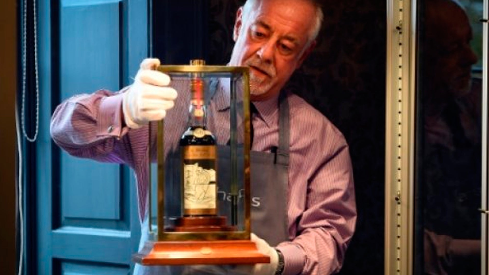 Subastan una botella de whisky por un millón de euros Subastan una botella de whisky por un millón de euros