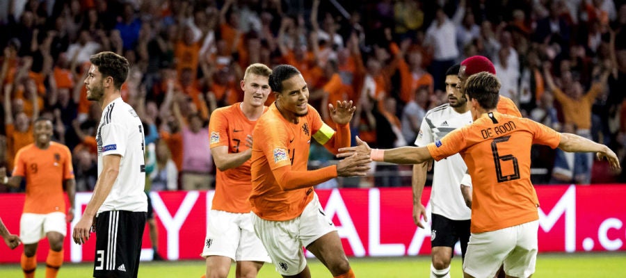 Holanda celebra un gol ante Alemania Holanda celebra un gol ante Alemania
