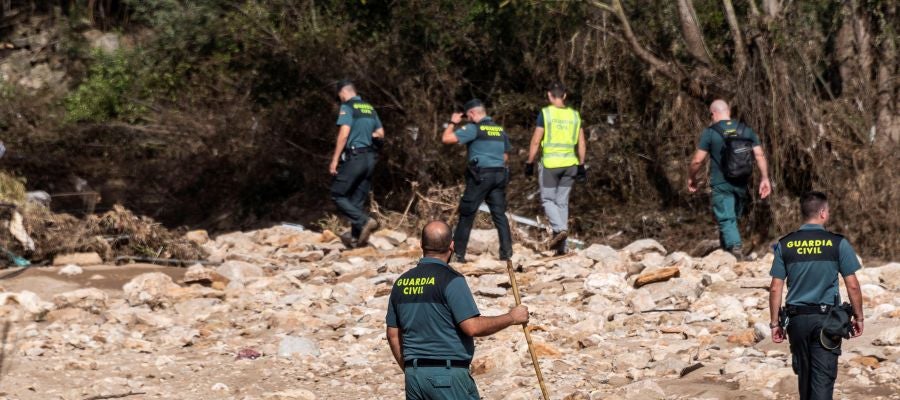 Especialistas de la Unidad Militar de Emergencias, la Guardia Civil y Bomberos de Mallorca Especialistas de la Unidad Militar de Emergencias, la Guardia Civil y Bomberos de Mallorca