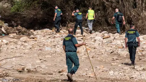 Especialistas de la Unidad Militar de Emergencias, la Guardia Civil y Bomberos de Mallorca Especialistas de la Unidad Militar de Emergencias, la Guardia Civil y Bomberos de Mallorca