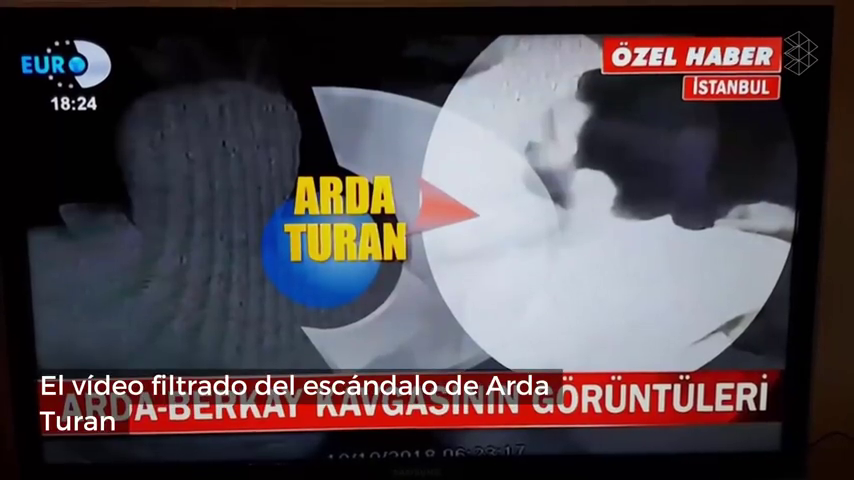 Se filtra el vídeo del escándalo de Arda Turan con un famoso cantante turco... y se ve la pistola Se filtra el vídeo del escándalo de Arda Turan con un famoso cantante turco... y se ve la pistola