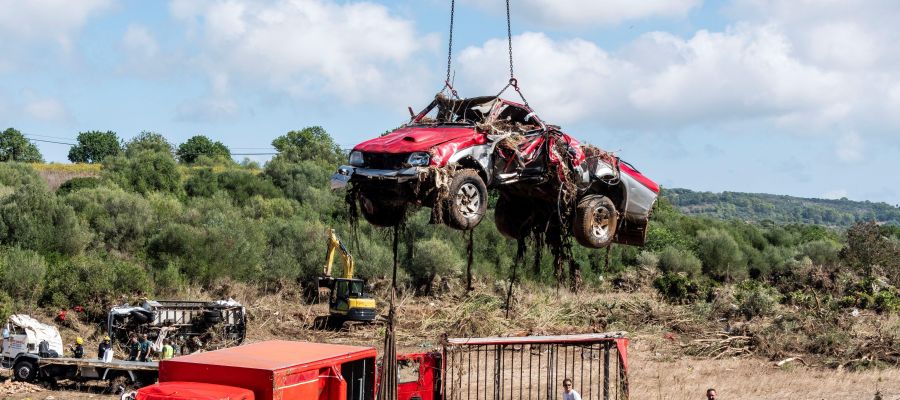 Especialistas de la Unidad Militar de Emergencias, la Guardia Civil y Bomberos de Mallorca retoman la búsqueda Especialistas de la Unidad Militar de Emergencias, la Guardia Civil y Bomberos de Mallorca retoman la búsqueda