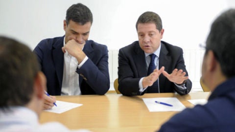 Pedro S&aacute;nchez y Emiliano Garc&iacute;a-Page en una imagen de archivo