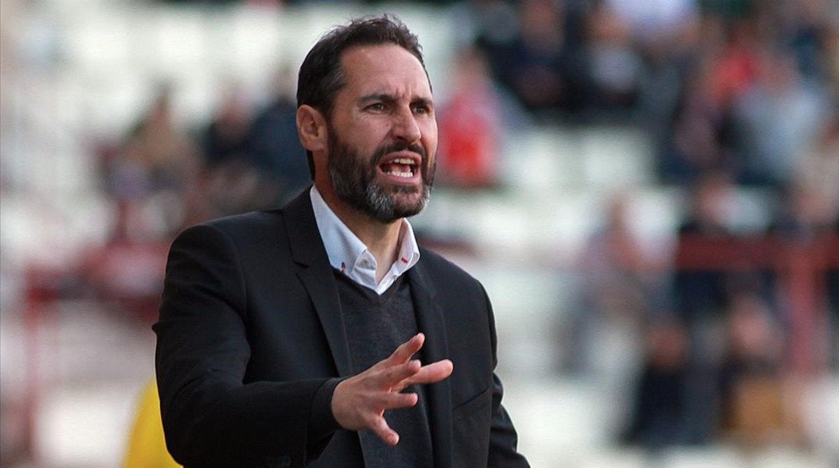Moreno, entrenador del Mallorca: "Ha sido una semana complicada; nos ha tocado de cerca la desgracia vivida en la isla" Moreno, entrenador del Mallorca: "Ha sido una semana complicada; nos ha tocado de cerca la desgracia vivida en la isla"