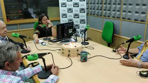 Tiempo de tertulia - Cádiz en la Onda Debatimos sobre temas de actualidad de Cádiz con nuestros amigos Juan Sales, Enrique Huguet y Paco Moya. Modera Carmen Paúl.