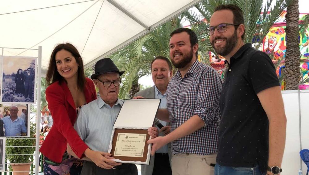 Homenaje al agricultor Diego Tarí