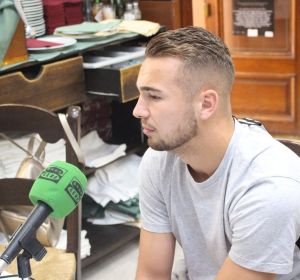 El jugador del Málaga Javi Ontiveros desde el Mesón Cantarrana en Onda Deportiva Málaga El jugador del Málaga Javi Ontiveros desde el Mesón Cantarrana en Onda Deportiva Málaga