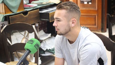 El jugador del M&aacute;laga Javi Ontiveros desde el Mes&oacute;n Cantarrana en Onda Deportiva M&aacute;laga