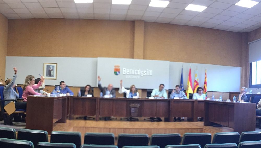 Votación de los grupos políticos en el Ayuntamiento de Benicàssim. 