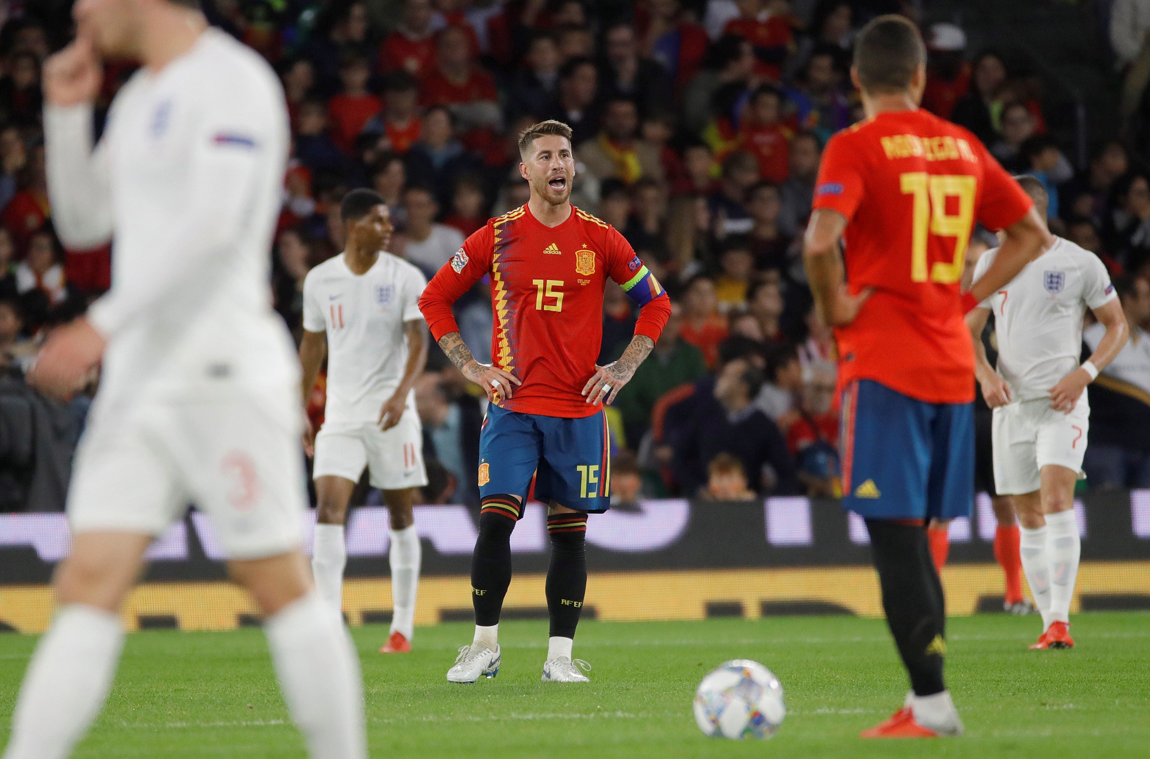 La primera derrota de la España de Luis Enrique acapara la prensa deportiva: "Nos pillaron silbando" La primera derrota de la España de Luis Enrique acapara la prensa deportiva: "Nos pillaron silbando"