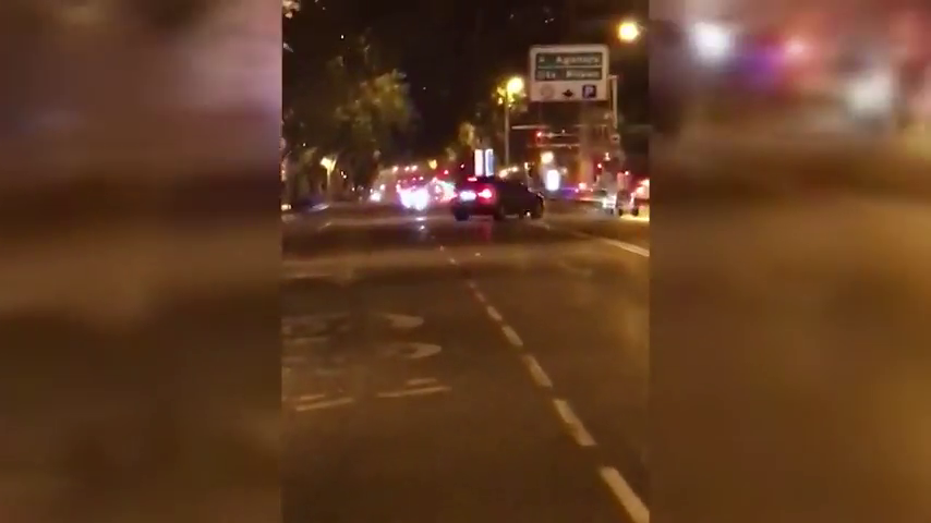 La Policía pide colaboración ciudadana para localizar a un conductor que intentó atropellar a un hombre en la calle Princesa de Madrid La Policía pide colaboración ciudadana para localizar a un conductor que intentó atropellar a un hombre en la calle Princesa de Madrid