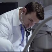 Emiratos Árabes ofrece 14 mil euros al mes y alojamiento a los médicos