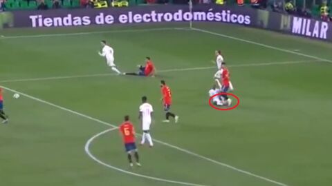 El pisot&oacute;n de Ramos a Sterling