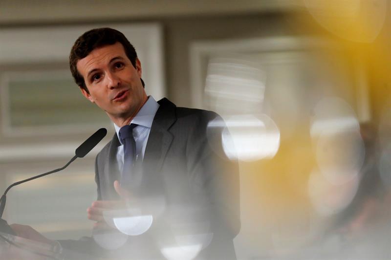 Casado avisa a Sánchez e Iglesias que en España no puede mandar un preso Casado avisa a Sánchez e Iglesias que en España no puede mandar un preso