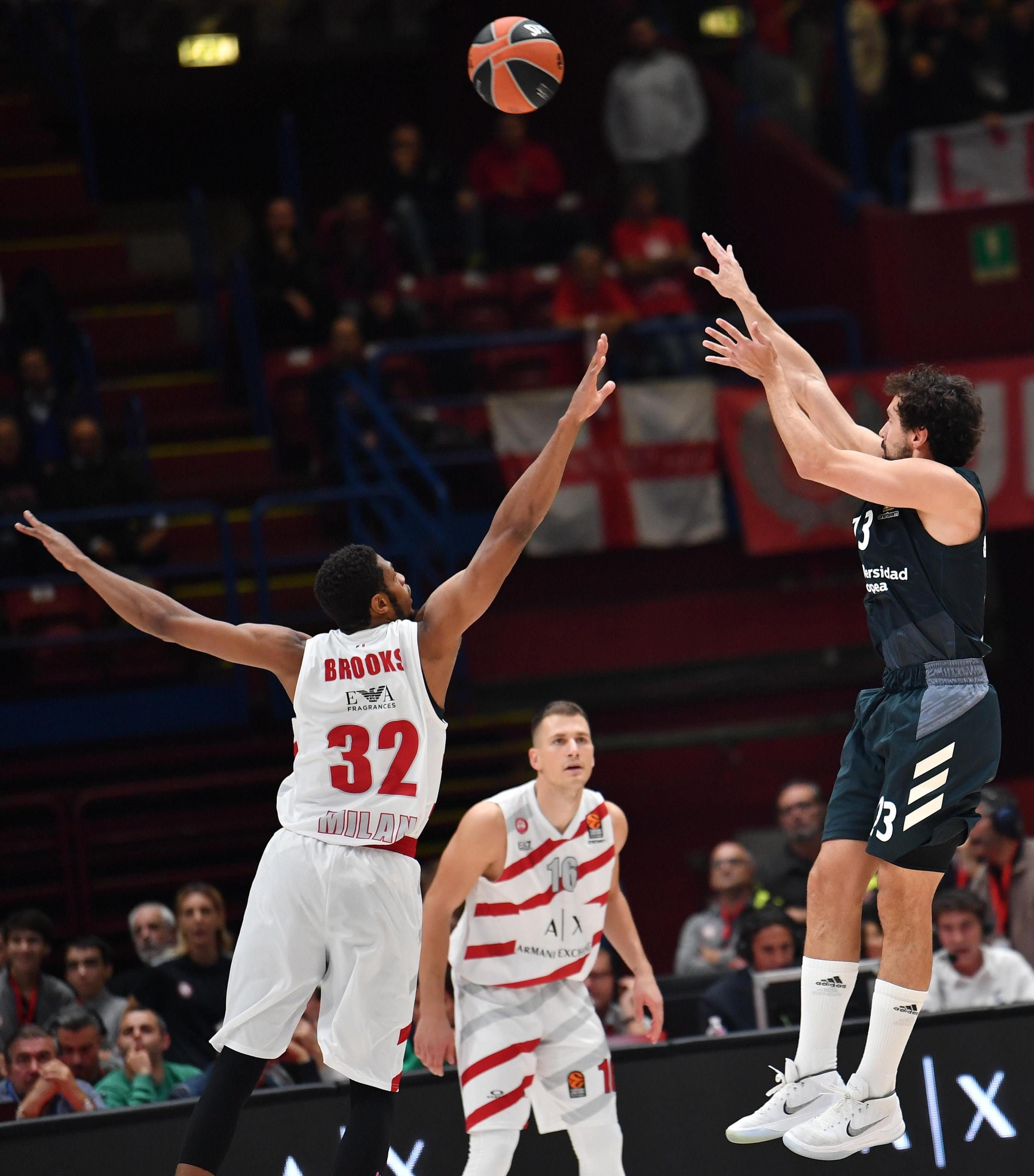 El Real Madrid se lleva un partido vibrante ante el Milán gracias a Randolph y Campazzo El Real Madrid se lleva un partido vibrante ante el Milán gracias a Randolph y Campazzo