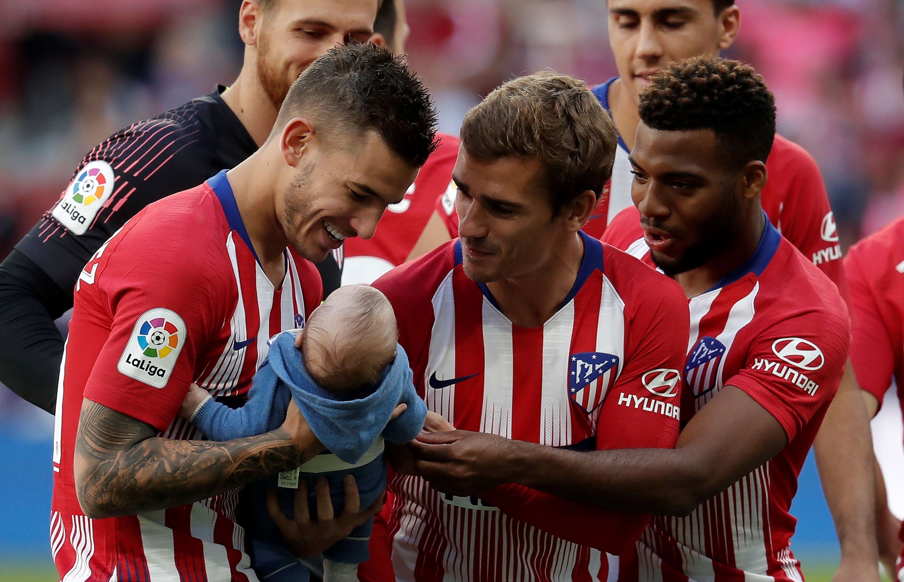 Lucas Hernández y el abandono de su padre: "Llevamos 12 años sin noticias suyas" Lucas Hernández y el abandono de su padre: "Llevamos 12 años sin noticias suyas"
