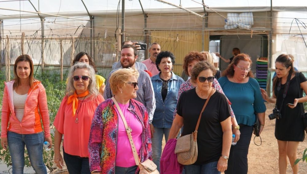 Visita a la finca de la pedanía de Las Bayas con motivo del Día de la Mujer Rural