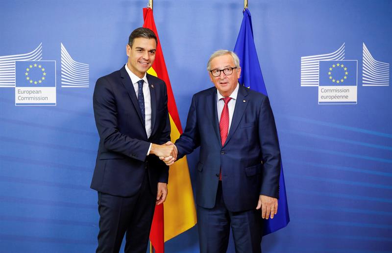 La tertulia: Bruselas y su carta por los presupuestos La tertulia: Bruselas y su carta por los presupuestos