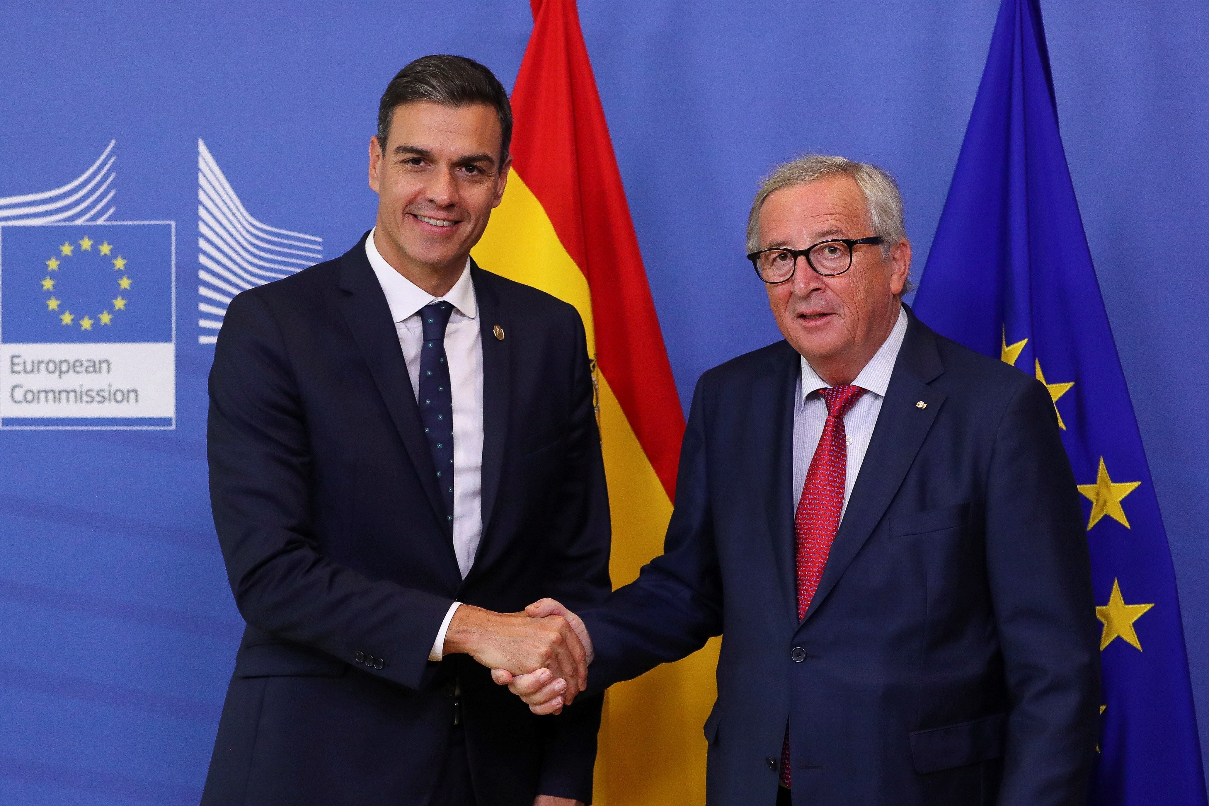 Juncker traslada a Sánchez su "impresión positiva" de los Presupuestos del Estado para 2019 Juncker traslada a Sánchez su "impresión positiva" de los Presupuestos del Estado para 2019