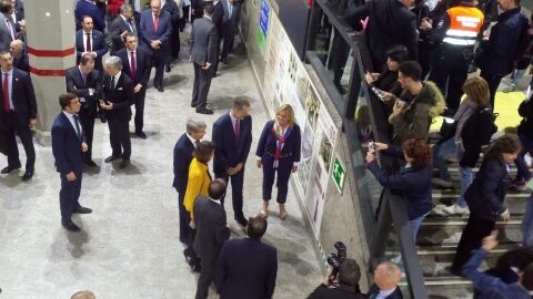 Felipe VI en el Metro de Madrid