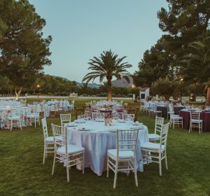 La finca 'El Romeral', con el servicio de Catering Ya, ofrece un marco insuperable para la celebración de tu boda. La finca 'El Romeral', con el servicio de Catering Ya, ofrece un marco insuperable para la celebración de tu boda.