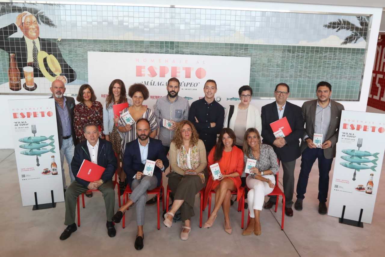 "Malaga de tapeo" homenajea en su segunda edición al espeto "Malaga de tapeo" homenajea en su segunda edición al espeto