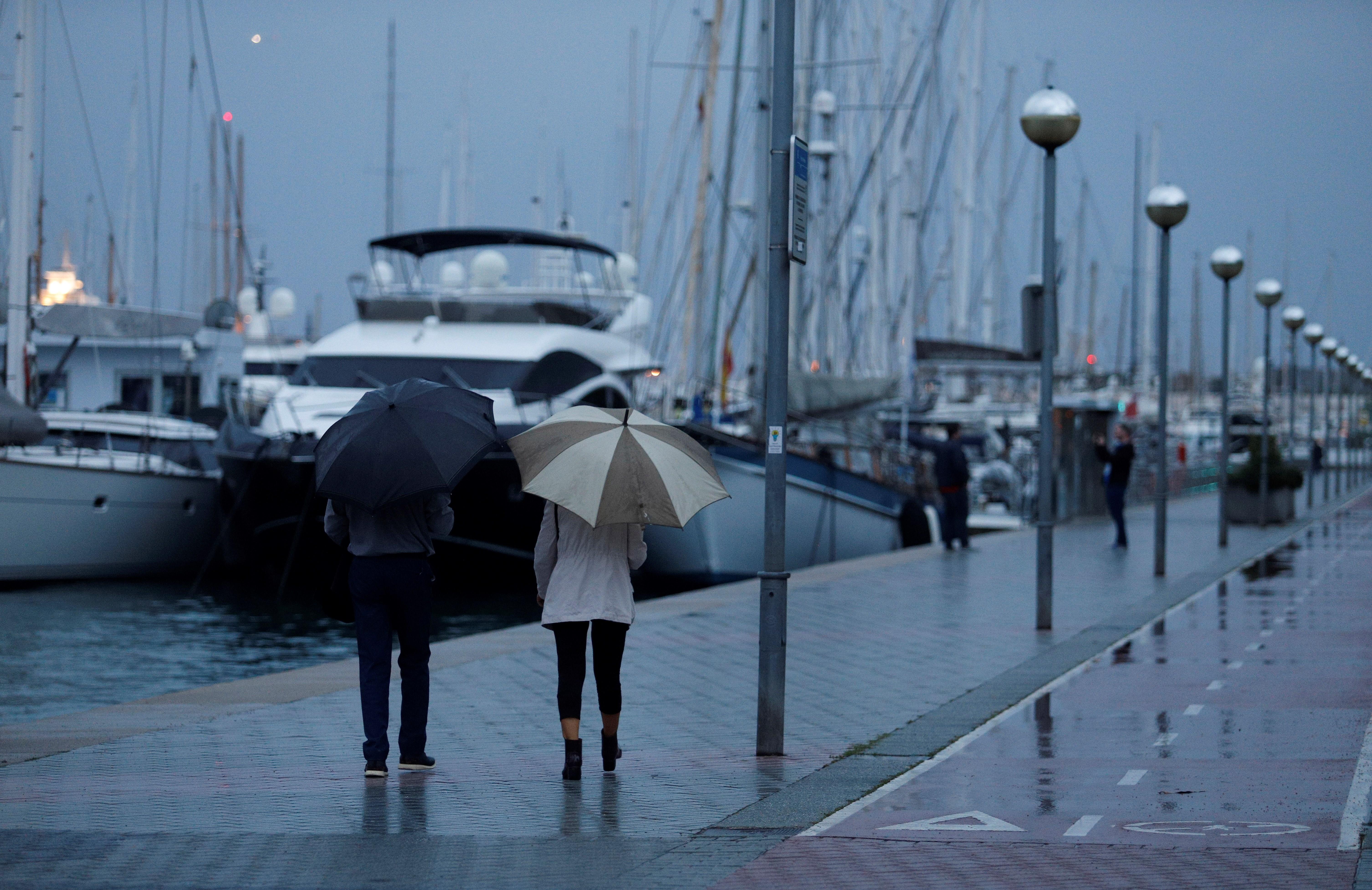 La Aemet eleva este viernes a naranja el aviso por tormentas en la Serra de Tramuntana y el interior y sur de Mallorca La Aemet eleva este viernes a naranja el aviso por tormentas en la Serra de Tramuntana y el interior y sur de Mallorca