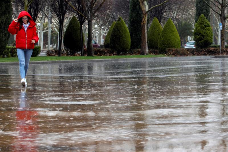 Castellón, Teruel y Tarragona siguen en alerta roja por fuertes lluvias Castellón, Teruel y Tarragona siguen en alerta roja por fuertes lluvias