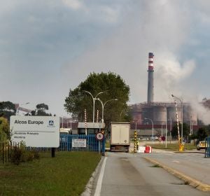 Imagen de la entrada de la empresa Alcoa Imagen de la entrada de la empresa Alcoa