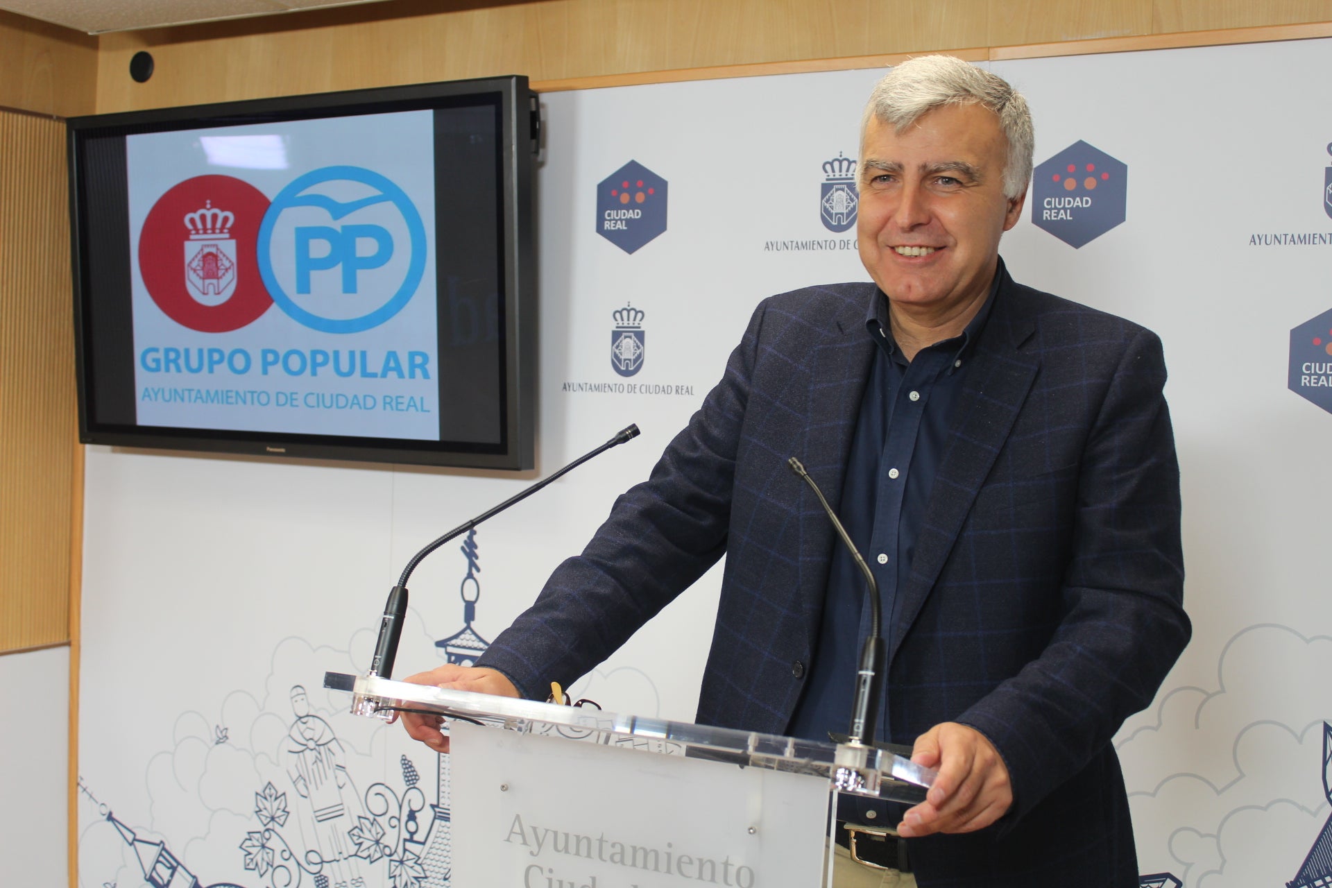 El PP asegura que hay contratos firmados en el Ayuntamiento "sobre los que planean muchas dudas" El PP asegura que hay contratos firmados en el Ayuntamiento "sobre los que planean muchas dudas"