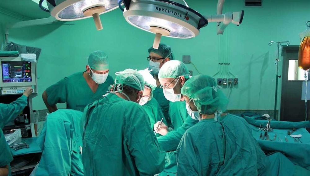 Un intervención quirúgica en el Hospital General Universitario de Elche