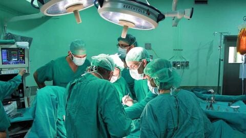 Un intervenci&oacute;n quir&uacute;gica en el Hospital General Universitario de Elche