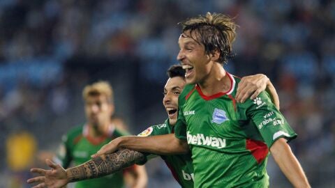Tom&aacute;s Pina celebra su gol contra el Celta